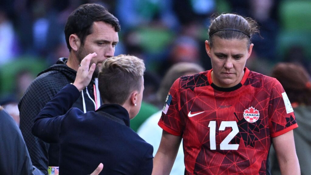 is christine sinclair married