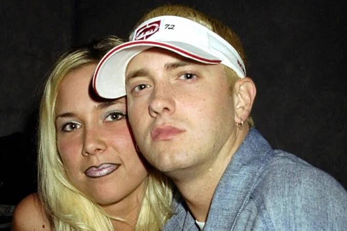 Who is Eminem Dating